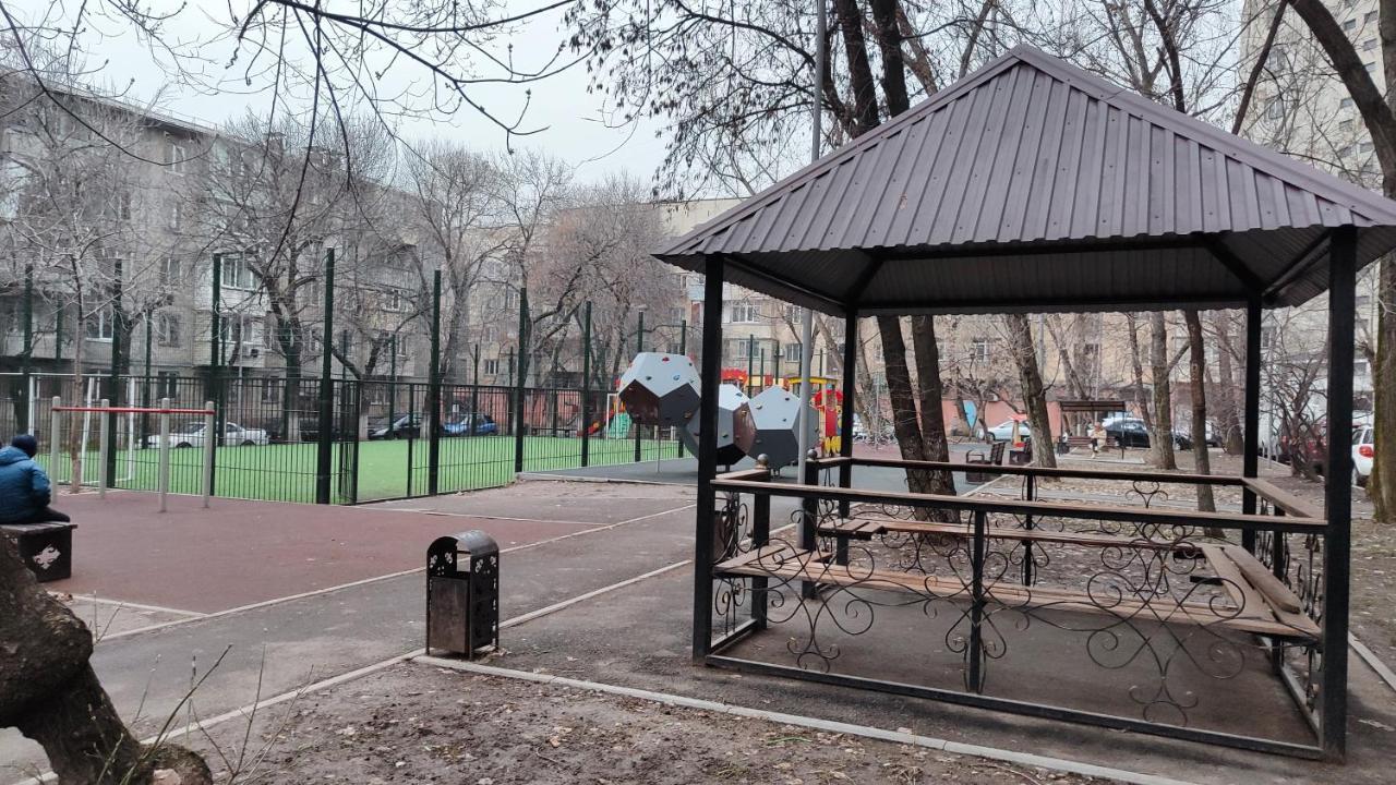 Золотой Квадрат 60 Кв2 Apartamento Almaty Exterior foto