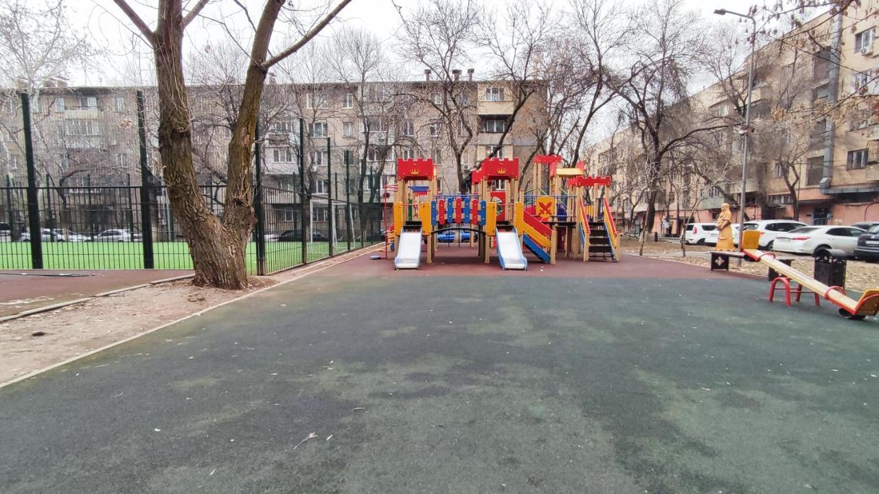 Золотой Квадрат 60 Кв2 Apartamento Almaty Exterior foto