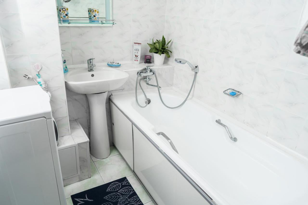 Золотой Квадрат 60 Кв2 Apartamento Almaty Exterior foto
