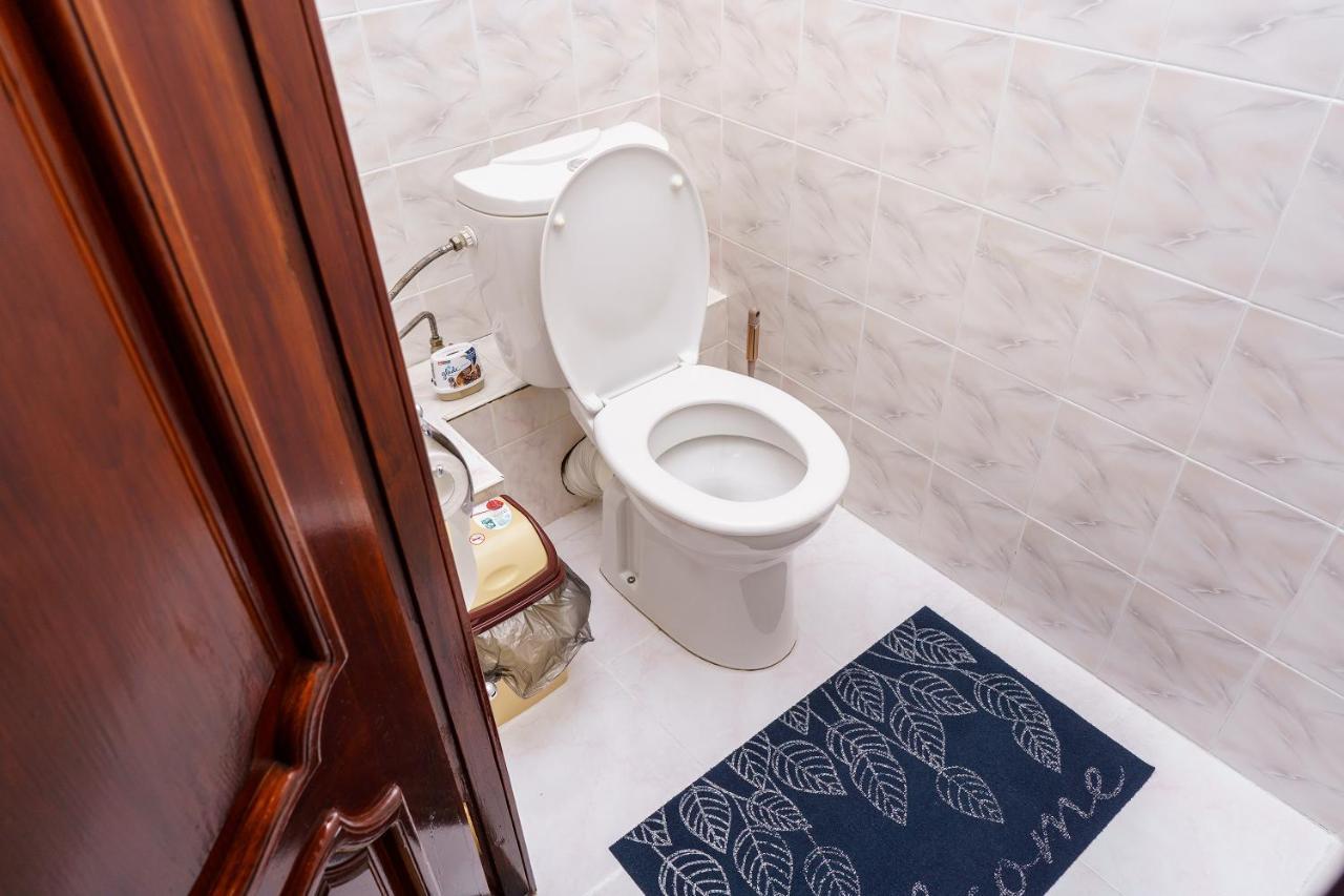 Золотой Квадрат 60 Кв2 Apartamento Almaty Exterior foto