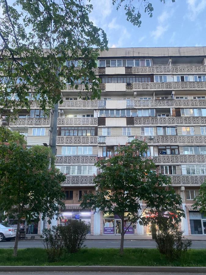 Золотой Квадрат 60 Кв2 Apartamento Almaty Exterior foto