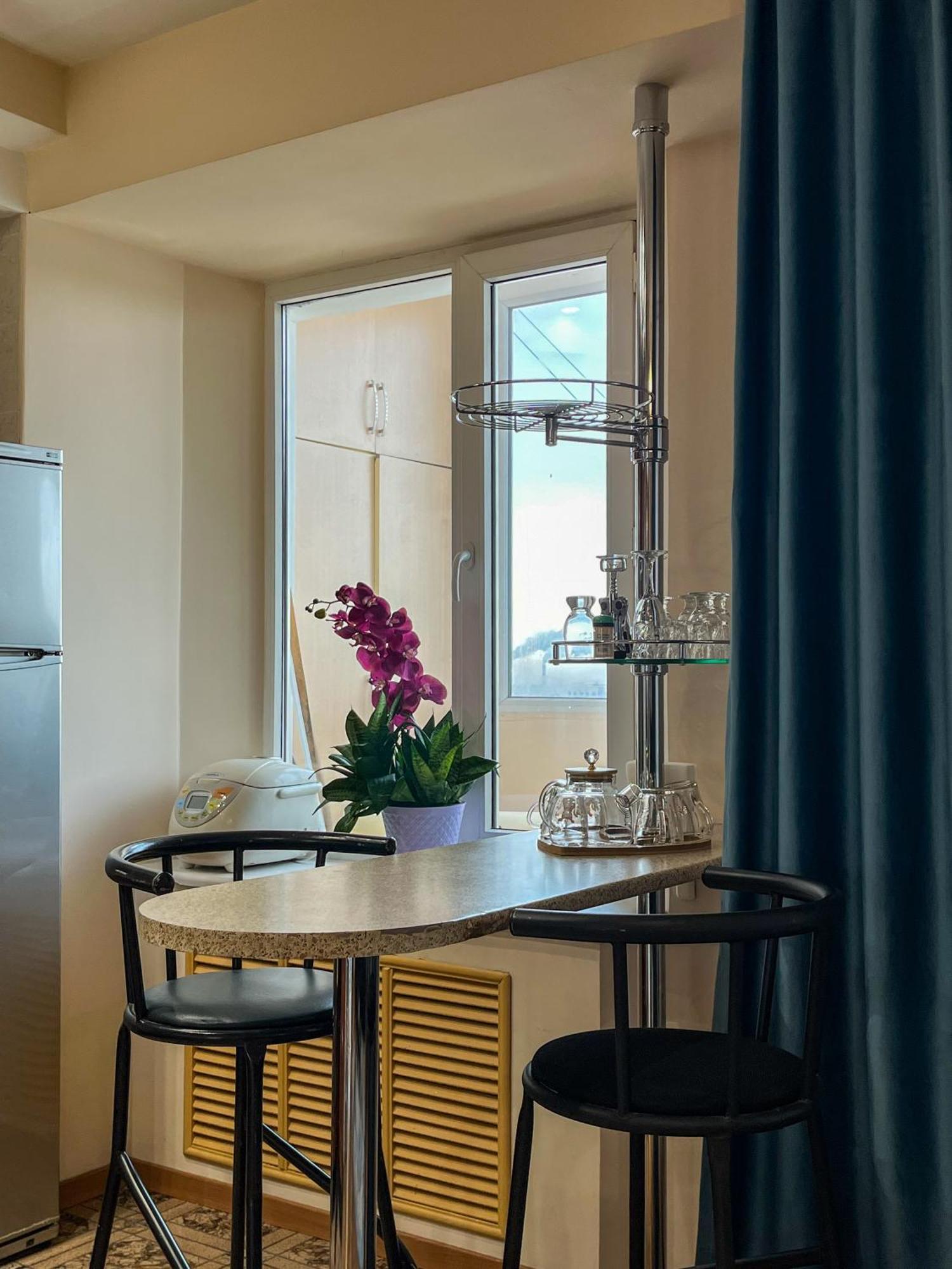 Золотой Квадрат 60 Кв2 Apartamento Almaty Exterior foto